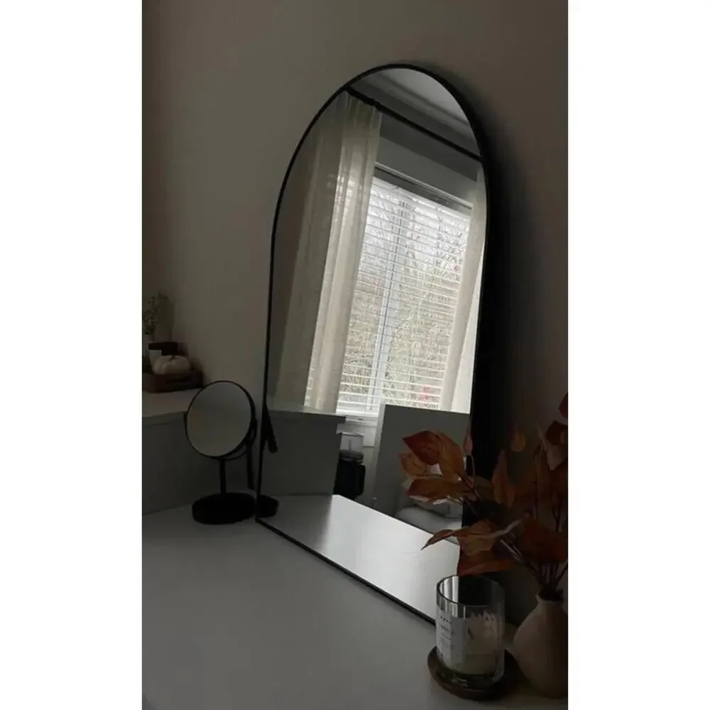 Arched mirror